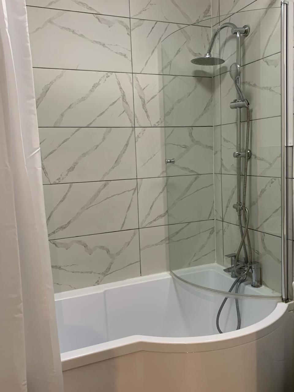 شقة Cobbold Court Share Flat لندن المظهر الخارجي الصورة